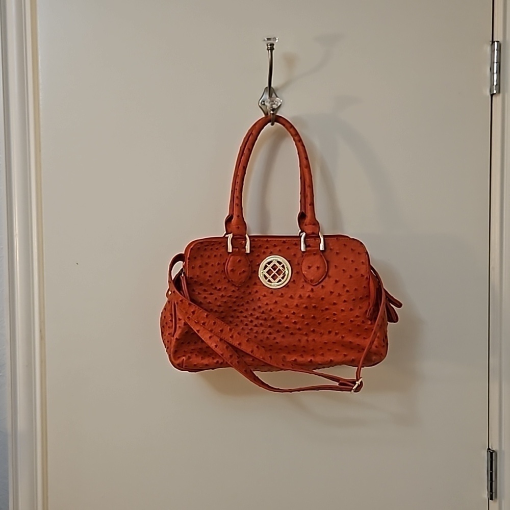 LONDON FOG 1990s Coral Faux Ostrich Shoulder Bag - Picture 2 of 12